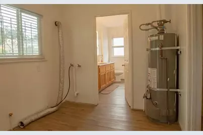 7966 Macarthur Boulevard #B, Oakland, CA 94605 - Photo 5