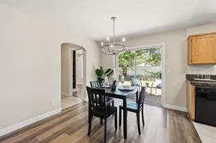 9365 Windrift Ln, Elk Grove, CA 95758 - Photo 7