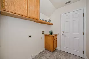 8924 Bear Park Ct, Elk Grove, CA 95758 - Photo 9