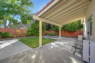 8924 Bear Park Ct, Elk Grove, CA 95758 - Photo 11