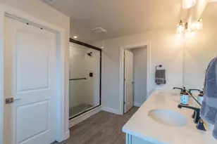 8170 Angsley Dr, Elk Grove, CA 95757 - Photo 37