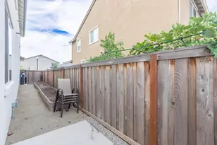 8170 Angsley Dr, Elk Grove, CA 95757 - Photo 69