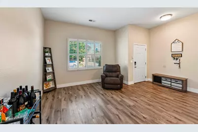 9656 Holly Glen Way, Elk Grove, CA 95757 - Photo 7