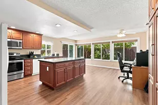 6890 Olive Tree Way, Citrus Heights, CA 95610 - Photo 29