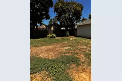 2175 De Ovan Avenue, Stockton, CA 95204 - Photo 17