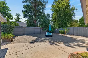 8812 Bridalsmith Dr, Sacramento, CA 95828 - Photo 53