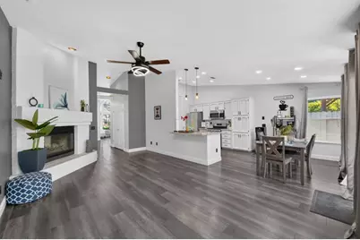8812 Bridalsmith Drive, Sacramento, CA 95828 - Photo 15
