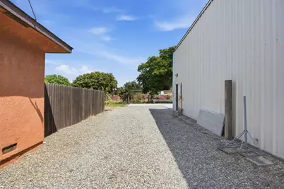 636 Santa Fe, Empire, CA 95319 - Photo 25