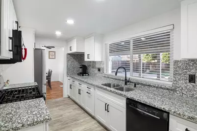 1412 Oakridge Court, Ceres, CA 95351 - Photo 7