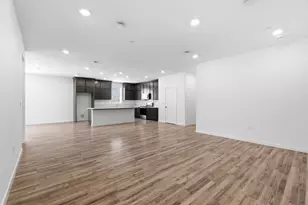 8256 Seahorse Wy, Elk Grove, CA 95757 - Photo 17