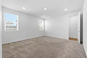 8256 Seahorse Wy, Elk Grove, CA 95757 - Photo 9