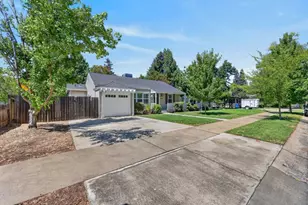 1240 54th St, Sacramento, CA 95819 - Photo 3