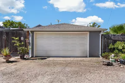 864 W Monterey Avenue, Stockton, CA 95204 - Photo 47