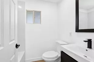 631 Las Palmas Ave, Sacramento, CA 95815 - Photo 27