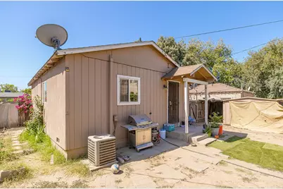 1549 W Orangeburg Avenue, Modesto, CA 95350 - Photo 17