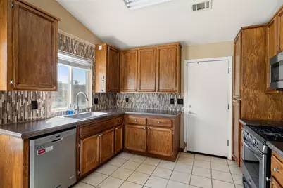 1021 Bay Shore Drive, Galt, CA 95632 - Photo 11