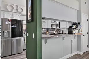 4529 Galbrath Dr, Sacramento, CA 95842 - Photo 9