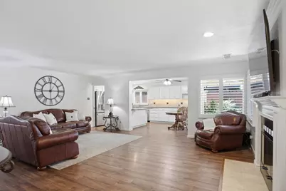 3221 Lakeshore Court, Modesto, CA 95355 - Photo 9