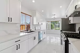 8300 Elkpoint Ct, Sacramento, CA 95828 - Photo 23
