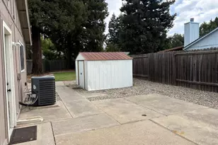 1 Donna Marie Ct, Sacramento, CA 95831 - Photo 23