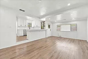 4951 Southeast Pkwy, Sacramento, CA 95823 - Photo 13