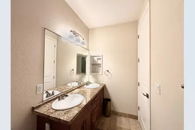 6407 Elder Creek Road, Sacramento, CA 95824 - Photo 23
