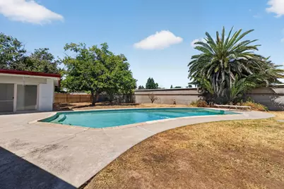 4535 E Fairmont Ave, Fresno, CA 93726 - Photo 29