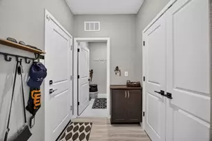 8633 Lakha Cir, Sacramento, CA 95828 - Photo 29