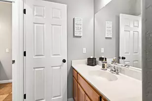 1092 Heartland Dr, Manteca, CA 95337 - Photo 15