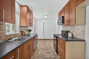 2430 34th Ave, Sacramento, CA 95822 - Photo 7