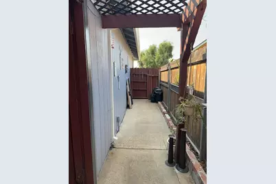 8232 Cottonfield Way, Sacramento, CA 95828 - Photo 11