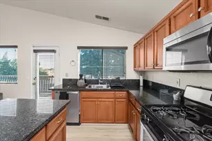 9139 Bungalow Way, Elk Grove, CA 95758 - Photo 11