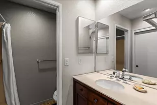 2531 Bonnie Ln, Stockton, CA 95204 - Photo 27