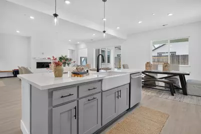 10220 Elara Way, Elk Grove, CA 95757 - Photo 11
