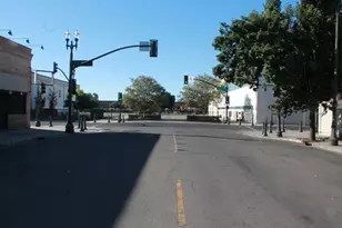 28 S American St, Stockton, CA 95202 - Photo 3