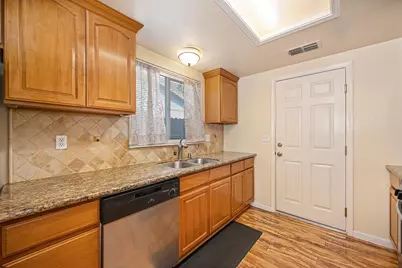 7942 Claypool Way, Citrus Heights, CA 95610 - Photo 17