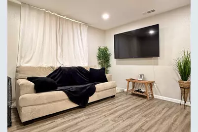 1004 Middlecoff Avenue, Modesto, CA 95351 - Photo 3