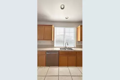 1952 Lonnie Beck Way, Stockton, CA 95209 - Photo 5