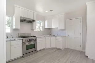 921 W 4th St, Ripon, CA 95366 - Photo 5