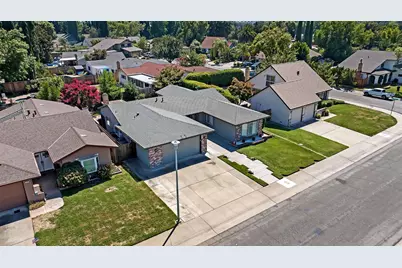 8146 Caribbean Way, Sacramento, CA 95826 - Photo 37