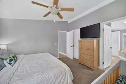 La Fiesta Way, Sacramento, CA 95828 - Photo 35