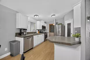 La Fiesta Way, Sacramento, CA 95828 - Photo 15