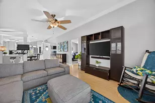 La Fiesta Way, Sacramento, CA 95828 - Photo 23