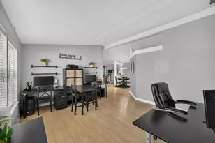 La Fiesta Way, Sacramento, CA 95828 - Photo 9