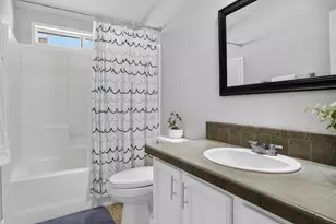 La Fiesta Way, Sacramento, CA 95828 - Photo 27