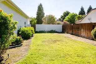 6643 Desert Springs, Chowchilla, CA 93610 - Photo 27