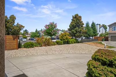 9636 Holly Creek Court, Elk Grove, CA 95757 - Photo 35