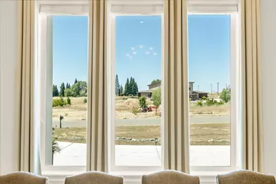 12201 Vineyard Hill Court, Elk Grove, CA 95624 - Photo 5