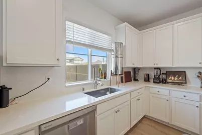 10368 Tower Hill Drive, Stockton, CA 95219 - Photo 7
