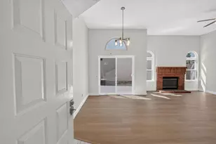 8048 Cardale Way, Sacramento, CA 95829 - Photo 5